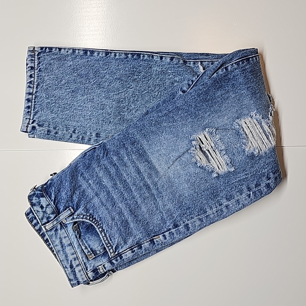 Distressed Straight leg button fly jeans. Size 9/29